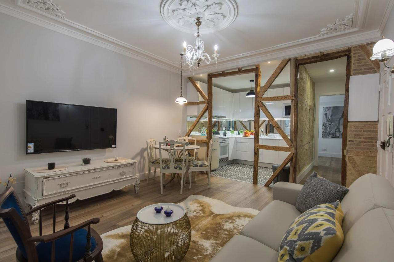 Lovelystay - Vintage Flat Near Santa Justa Elevator! Lisbon Exterior photo