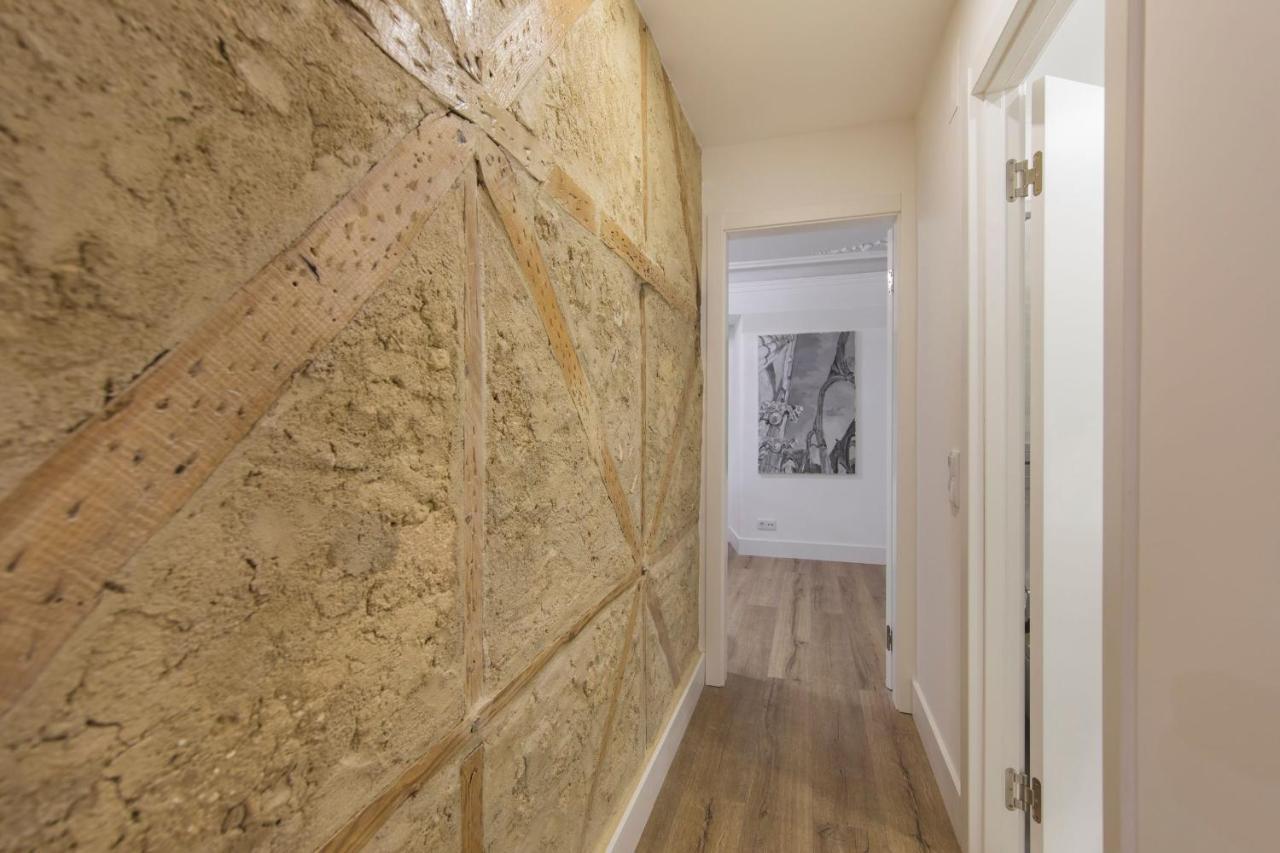 Lovelystay - Vintage Flat Near Santa Justa Elevator! Lisbon Exterior photo