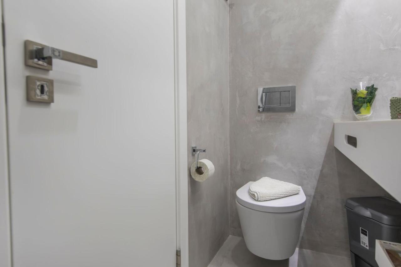 Lovelystay - Vintage Flat Near Santa Justa Elevator! Lisbon Exterior photo