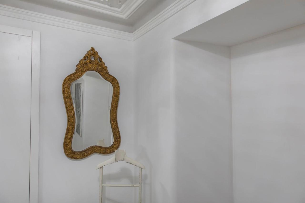 Lovelystay - Vintage Flat Near Santa Justa Elevator! Lisbon Exterior photo