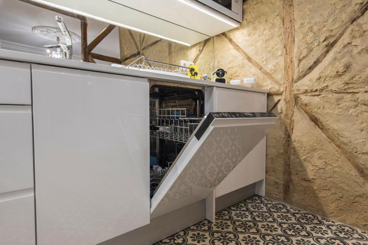 Lovelystay - Vintage Flat Near Santa Justa Elevator! Lisbon Exterior photo