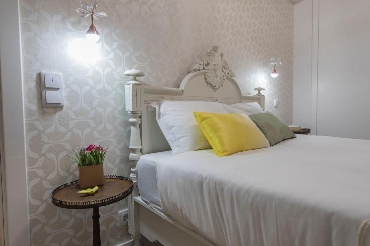 Lovelystay - Vintage Flat Near Santa Justa Elevator! Lisbon Exterior photo