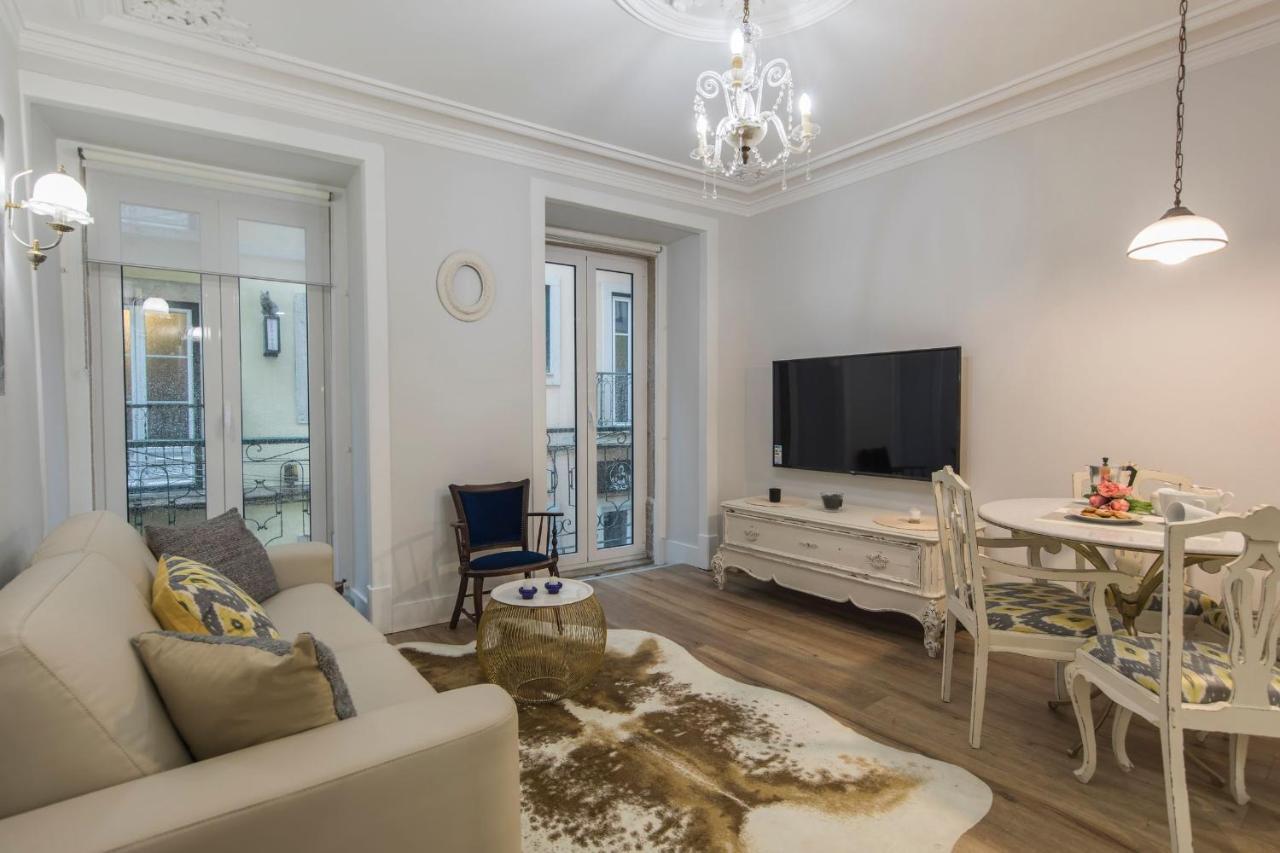 Lovelystay - Vintage Flat Near Santa Justa Elevator! Lisbon Exterior photo